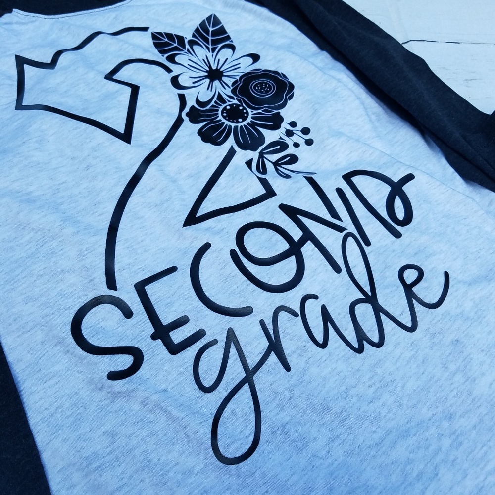 Womans raglan
